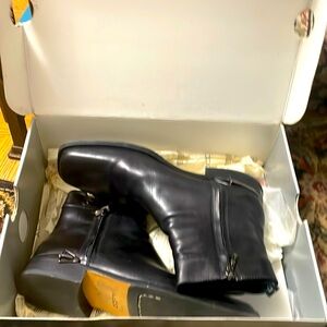 ALDO Men’s Size 8 Never Worn Black Suede Leather Ankle Boots
